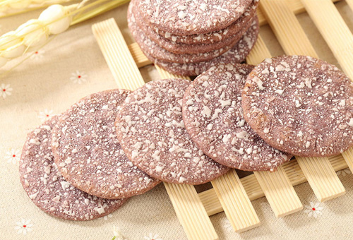 Black Rice Flavored Rice Cracker