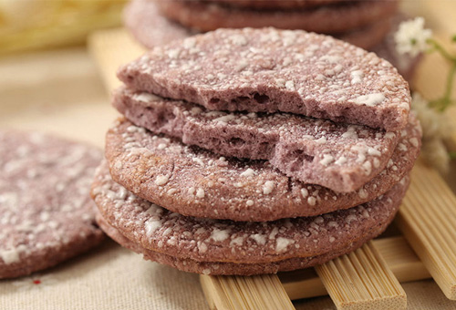 Black Rice Flavored Rice Cracker